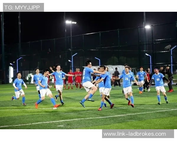 足球陷阱球技巧解析与实战应用探讨助你提升球技水平